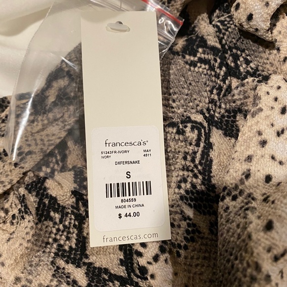 NWT Francesca’s Romper - Picture 3 of 5